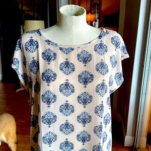 LOFT SIZE MEDIUM short sleeve top